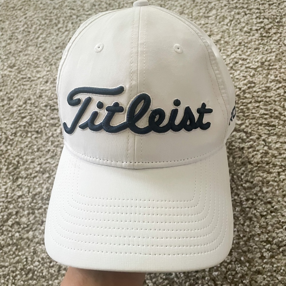 NEW TITLEIST HAT
